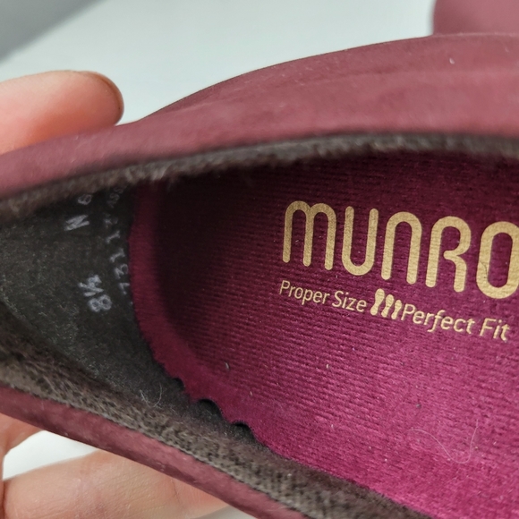 Munro Burgundy Walking Wedges Size 8.5 - Picture 8 of 10